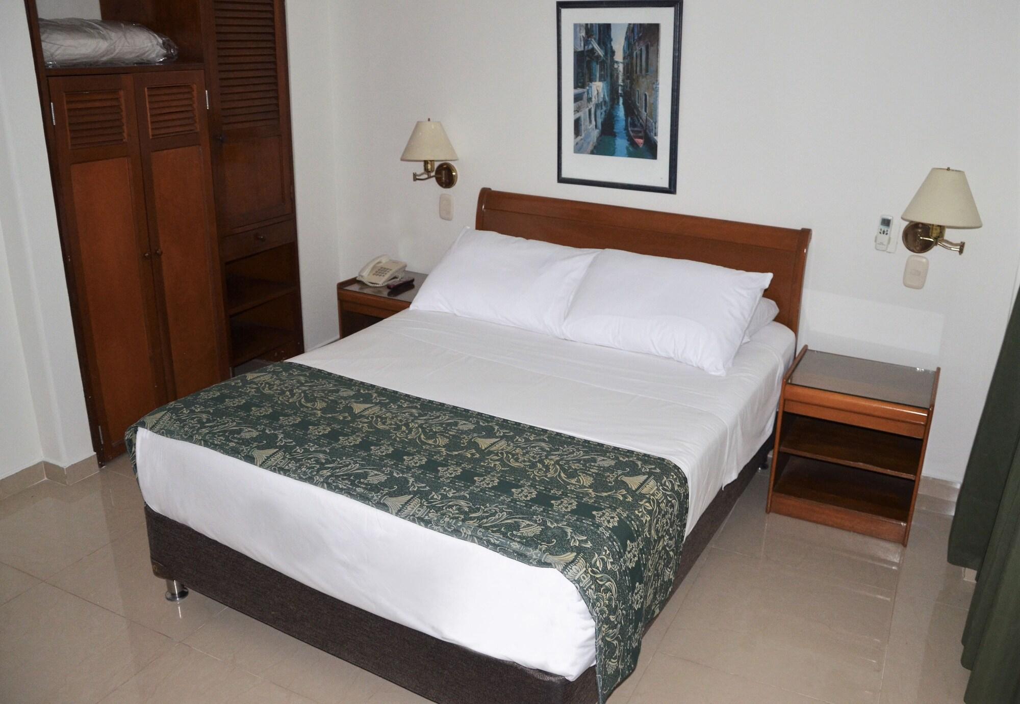 Hotel Villavicencio Plaza Екстер'єр фото