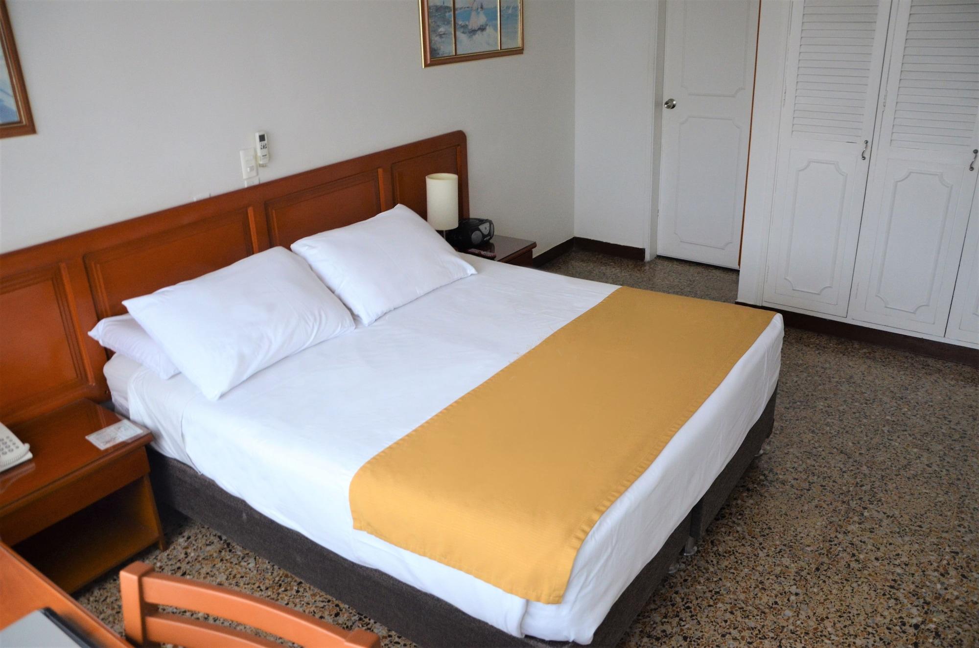 Hotel Villavicencio Plaza Екстер'єр фото