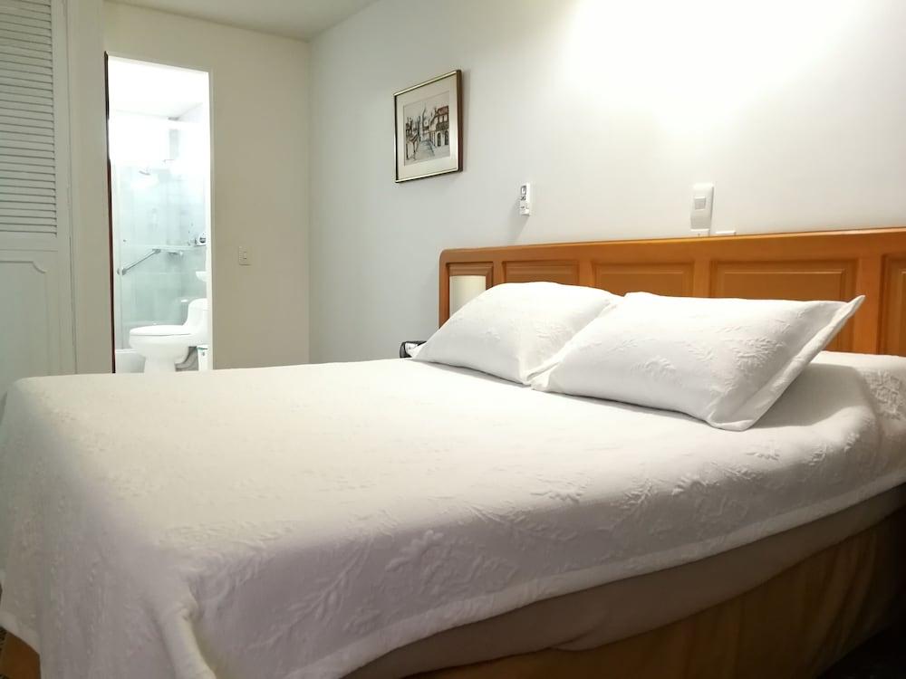 Hotel Villavicencio Plaza Екстер'єр фото