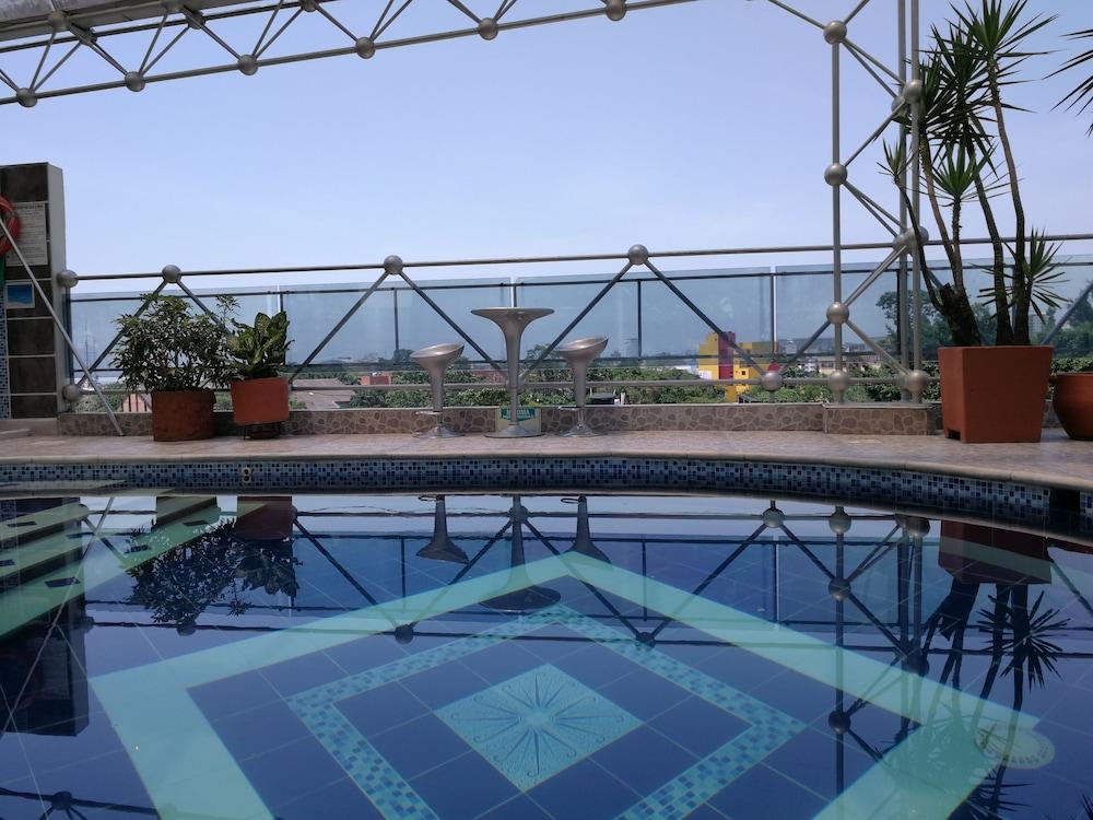 Hotel Villavicencio Plaza Екстер'єр фото