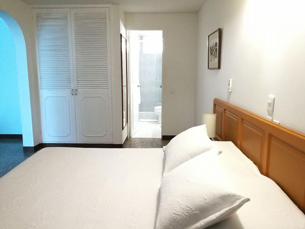 Hotel Villavicencio Plaza Екстер'єр фото