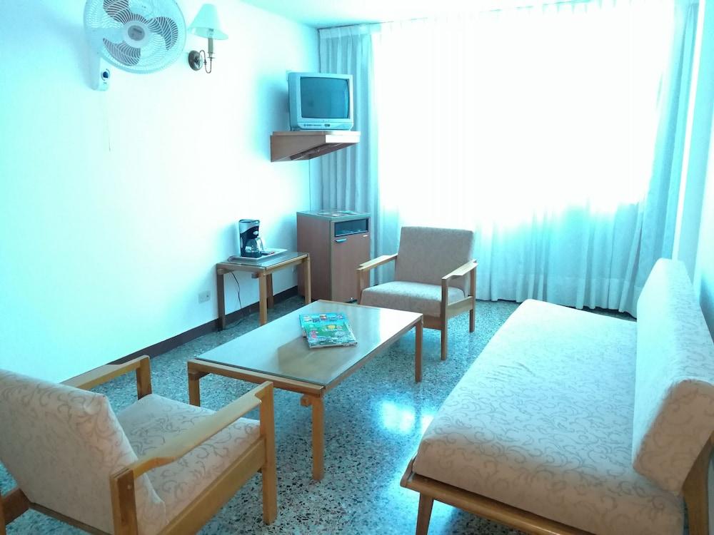 Hotel Villavicencio Plaza Екстер'єр фото