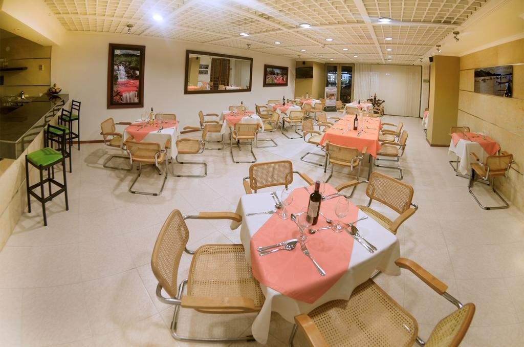 Hotel Villavicencio Plaza Екстер'єр фото
