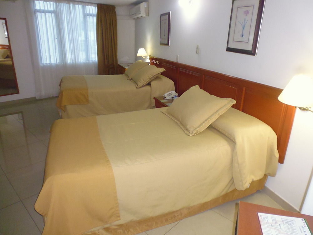 Hotel Villavicencio Plaza Екстер'єр фото