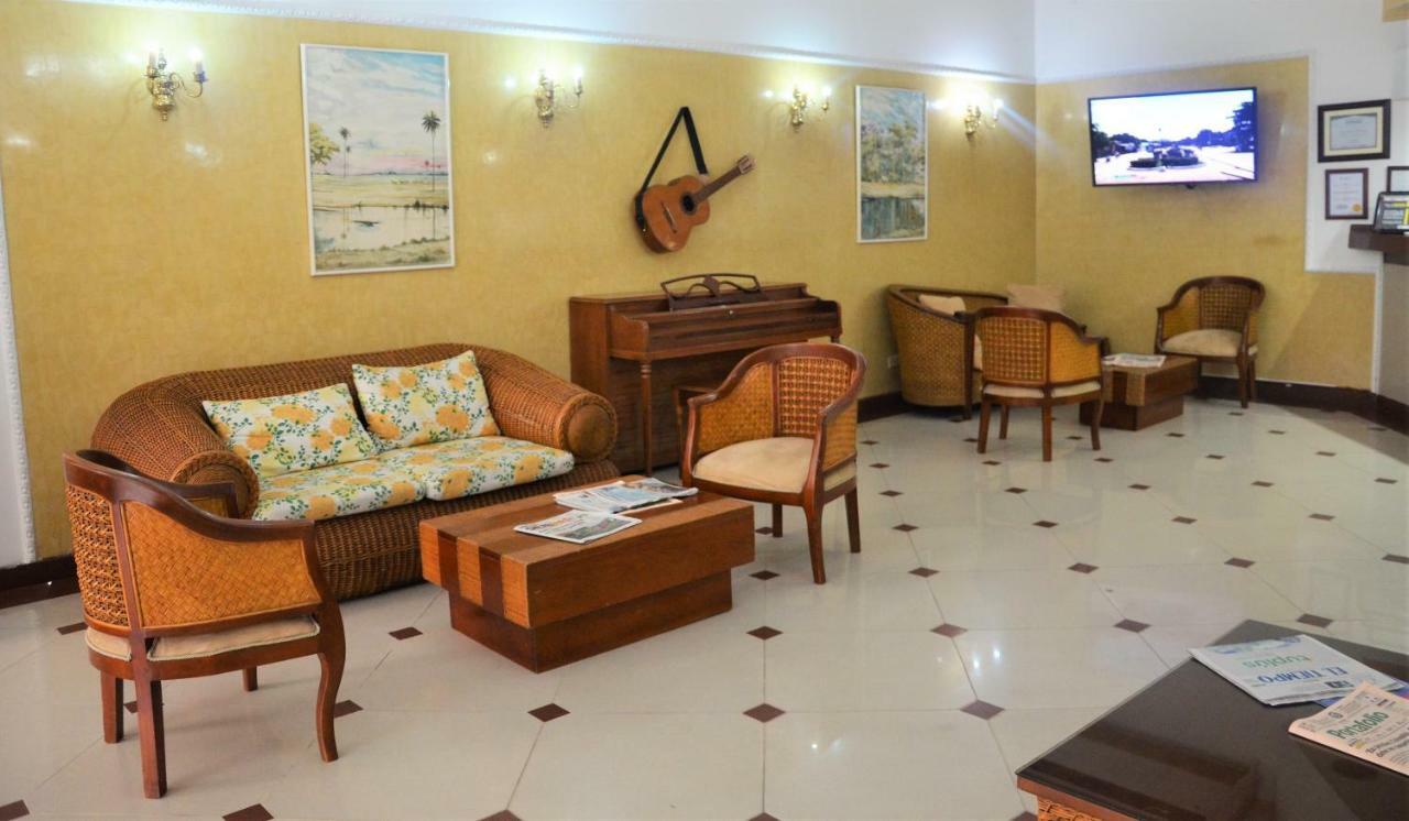 Hotel Villavicencio Plaza Екстер'єр фото