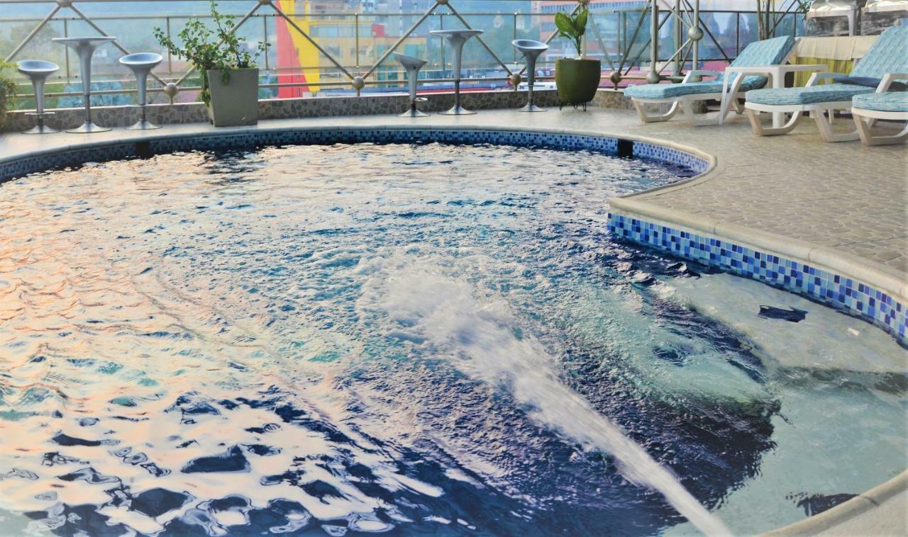 Hotel Villavicencio Plaza Екстер'єр фото