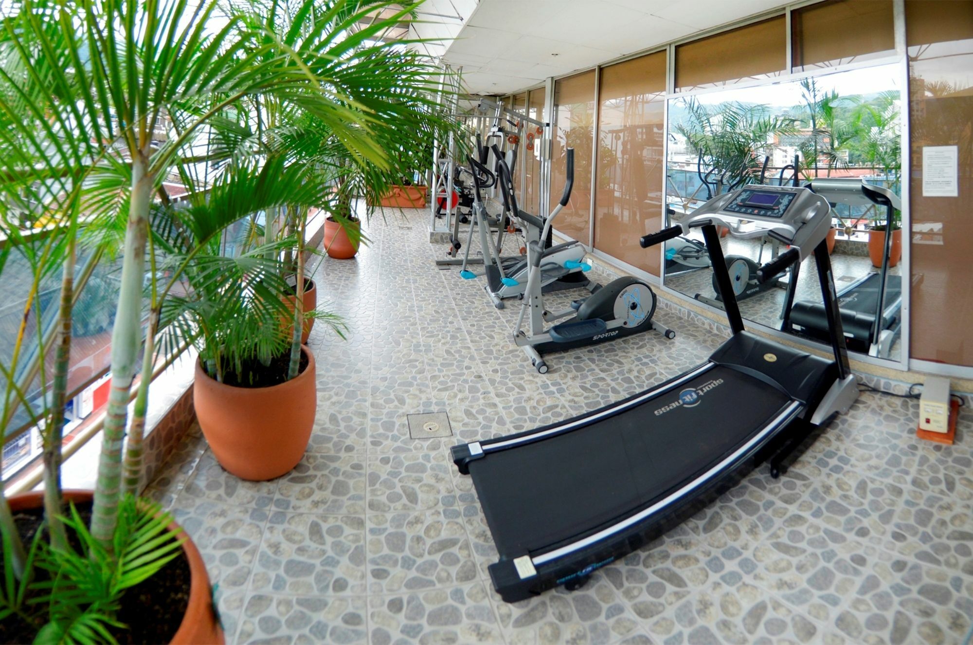 Hotel Villavicencio Plaza Екстер'єр фото