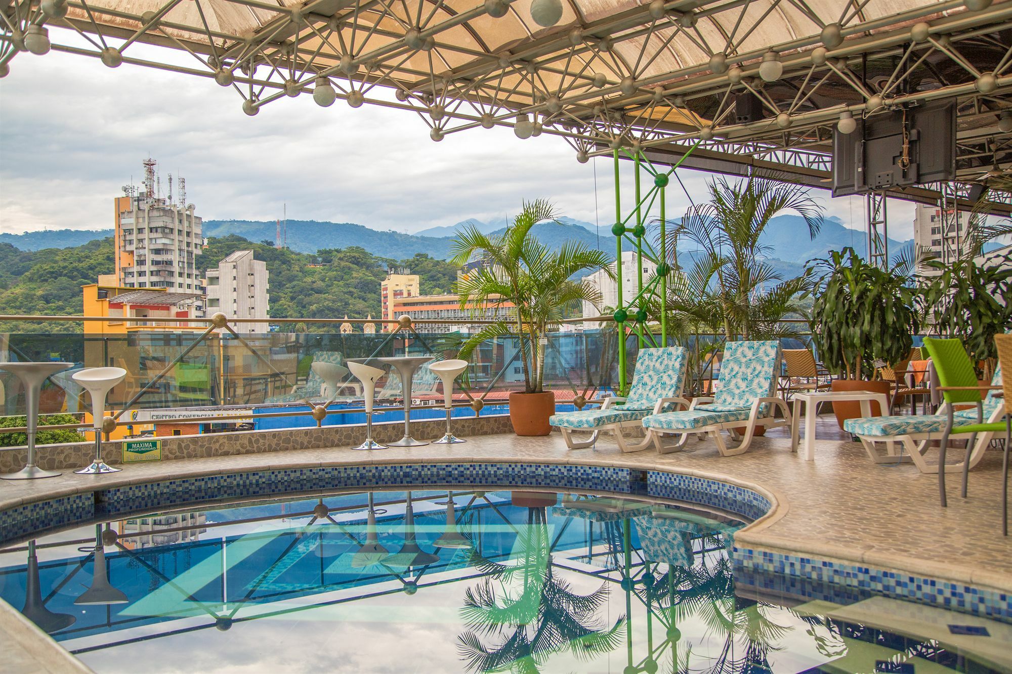 Hotel Villavicencio Plaza Екстер'єр фото
